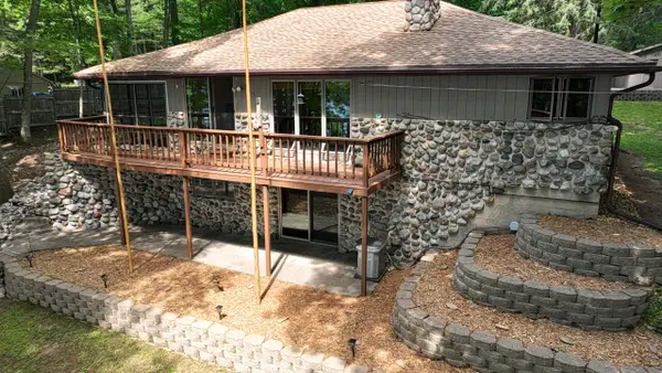 10203 Lower Kaubashine Rd, Hazelhurst, WI 54531