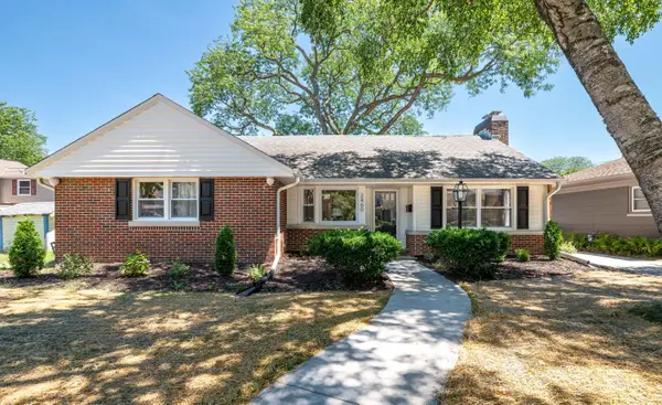 2460 N 95th St, Wauwatosa, WI 53226