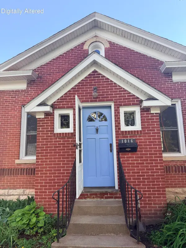 1016 Farnam St, La Crosse, WI 54601