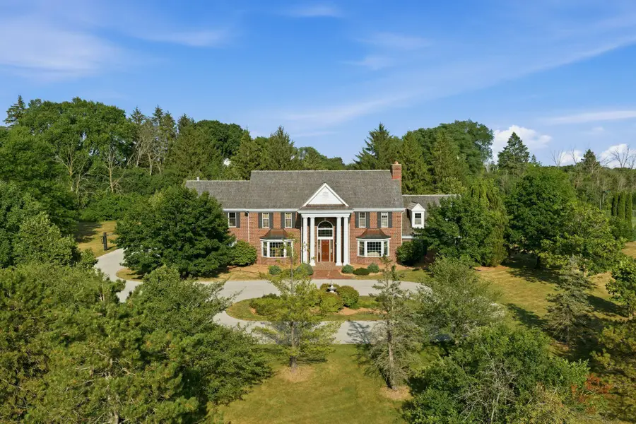 9010 N Upper River Ct, River Hills, WI 53217 - #2
