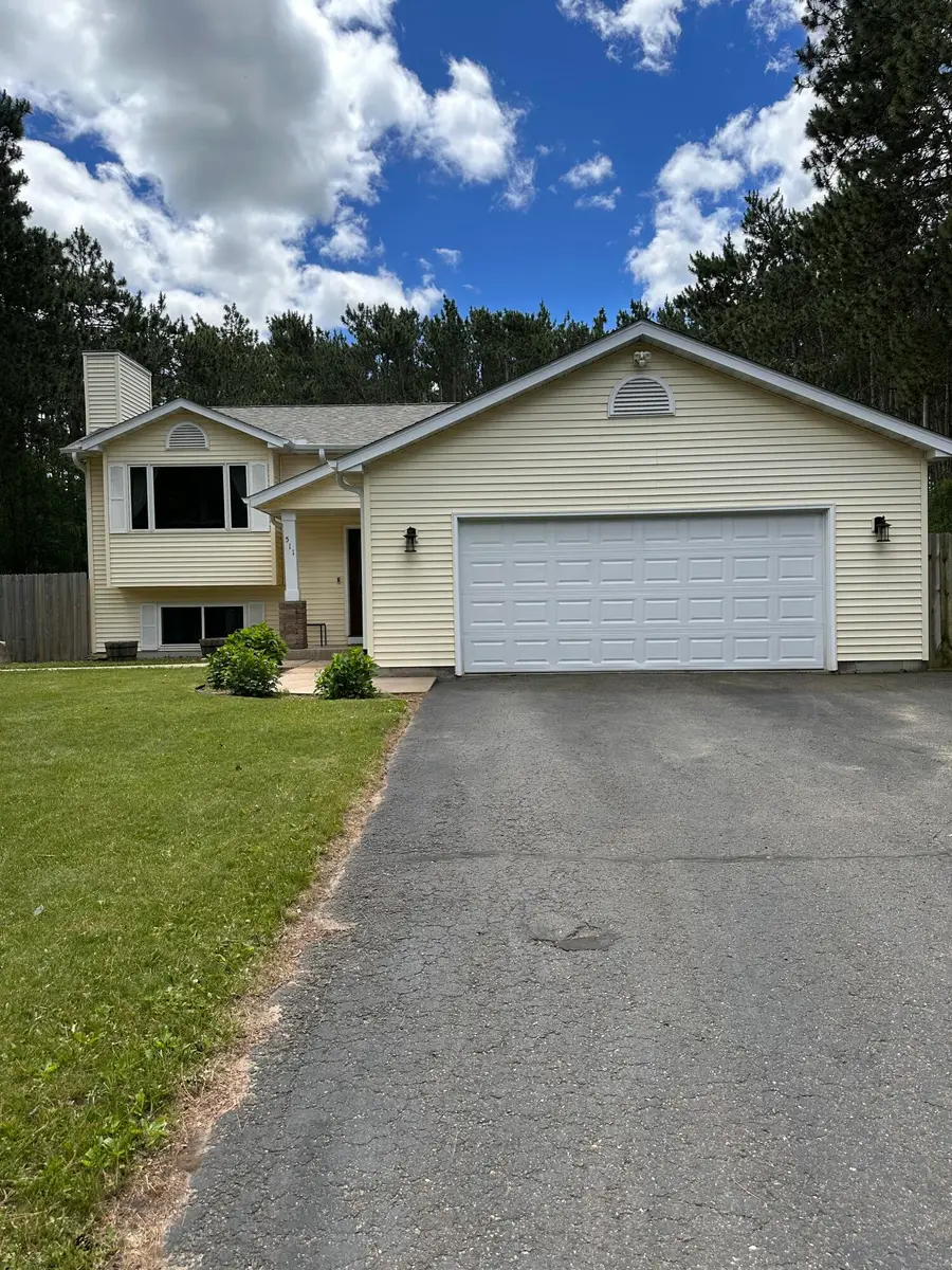 511 S Beach Dr, Altoona, WI 54720 - #2