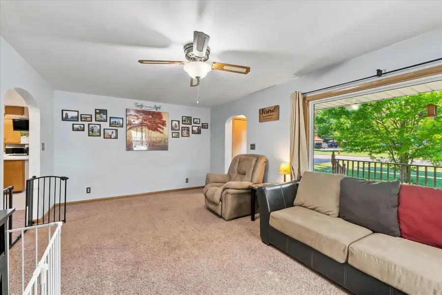 1416 W Washington Ave, Cleveland, WI 53015 - #3