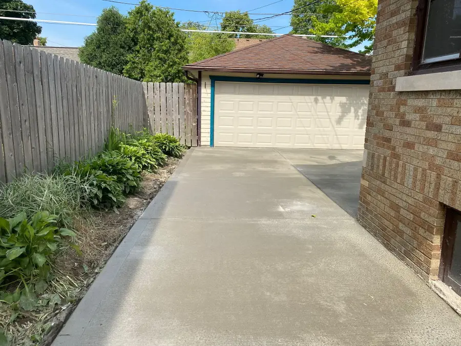 2571 N 62nd St, Wauwatosa, WI 53213 - #2