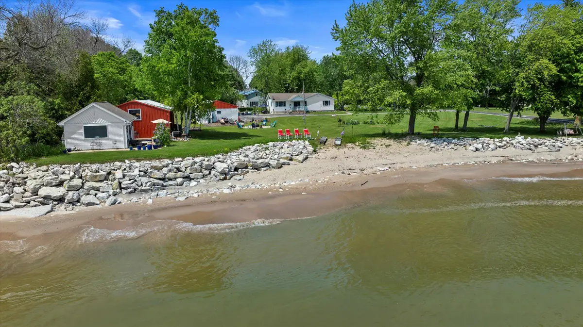 7907 Irish Rd, Two Creeks, WI 54241 - #1