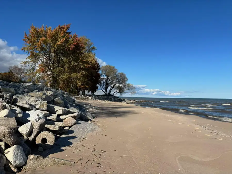 7907 Irish Rd, Two Creeks, WI 54241 - #2