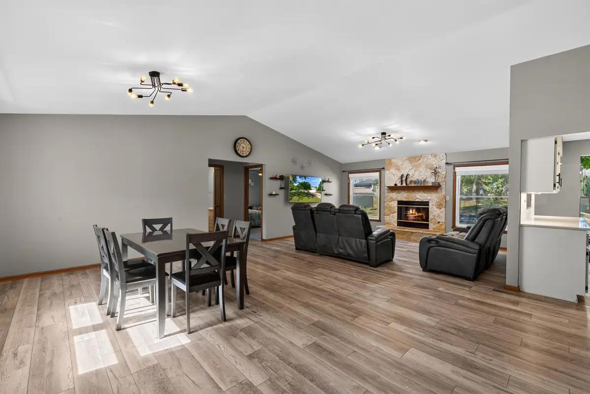7071 S Cypress Ct, Franklin, WI 53132 - #1
