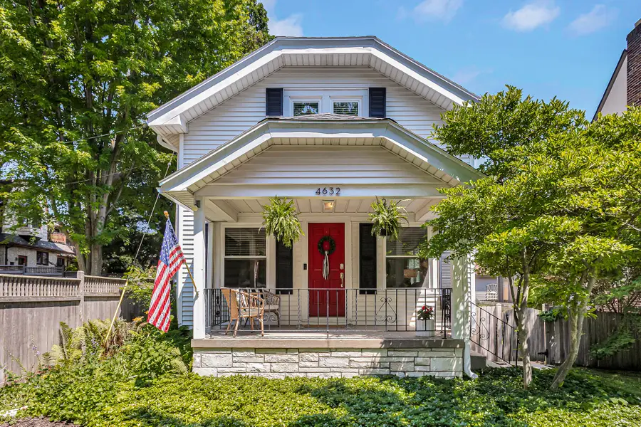 4632 N Bartlett Ave, Whitefish Bay, WI 53211 - #2