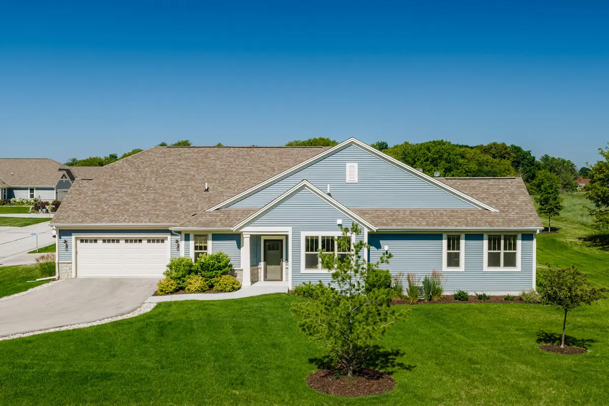 N55W35032 Coastal Ave, Oconomowoc, WI 53066 - #1