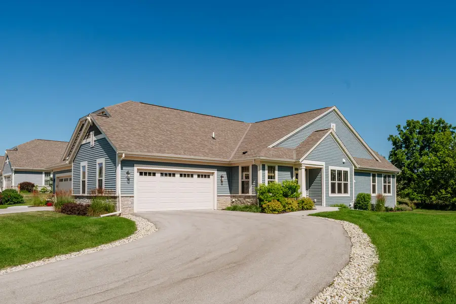 N55W35032 Coastal Ave, Oconomowoc, WI 53066 - #2