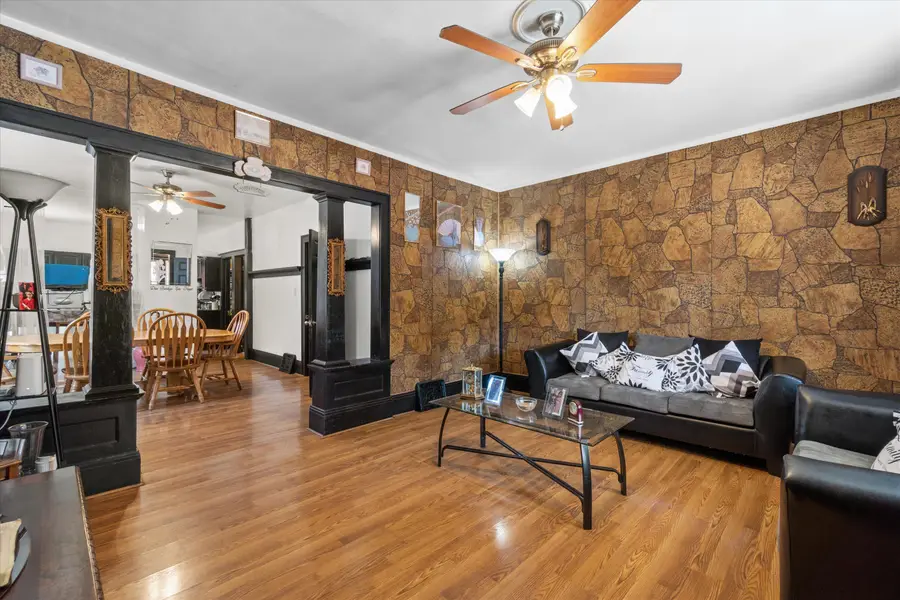 806 W Lapham Blvd, Milwaukee, WI 53204 - #3