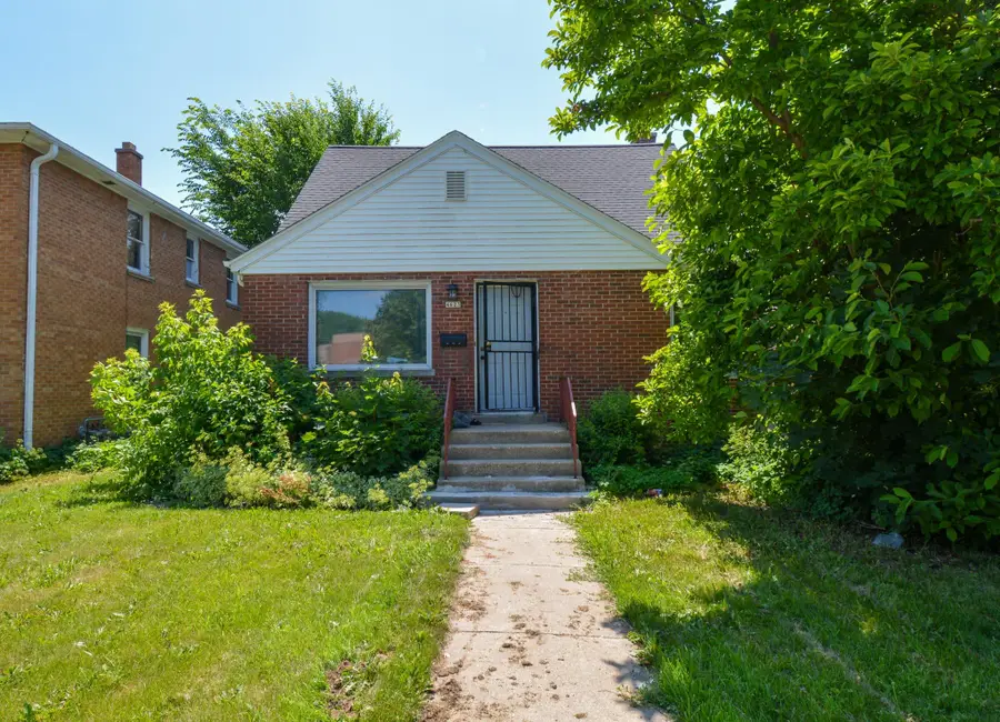 4623 W Fond Du Lac Ave, Milwaukee, WI 53216 - #2