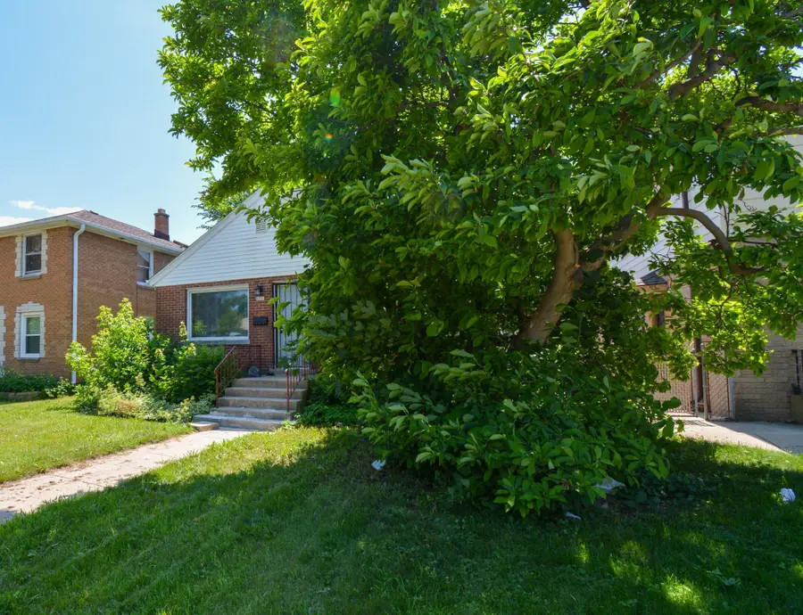 4623 W Fond Du Lac Ave, Milwaukee, WI 53216 - #3