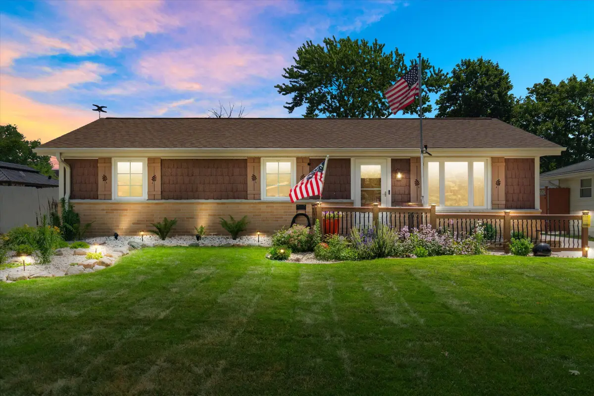 3250 S 105th St, West Allis, WI 53227 - #1