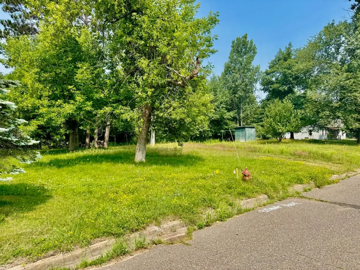 1113 N Lake Ave, Crandon, WI 54520 - #1