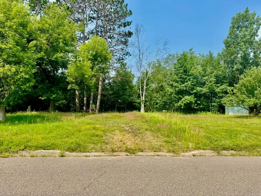1113 N Lake Ave, Crandon, WI 54520 - #2