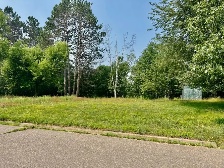 1113 N Lake Ave, Crandon, WI 54520 - #3