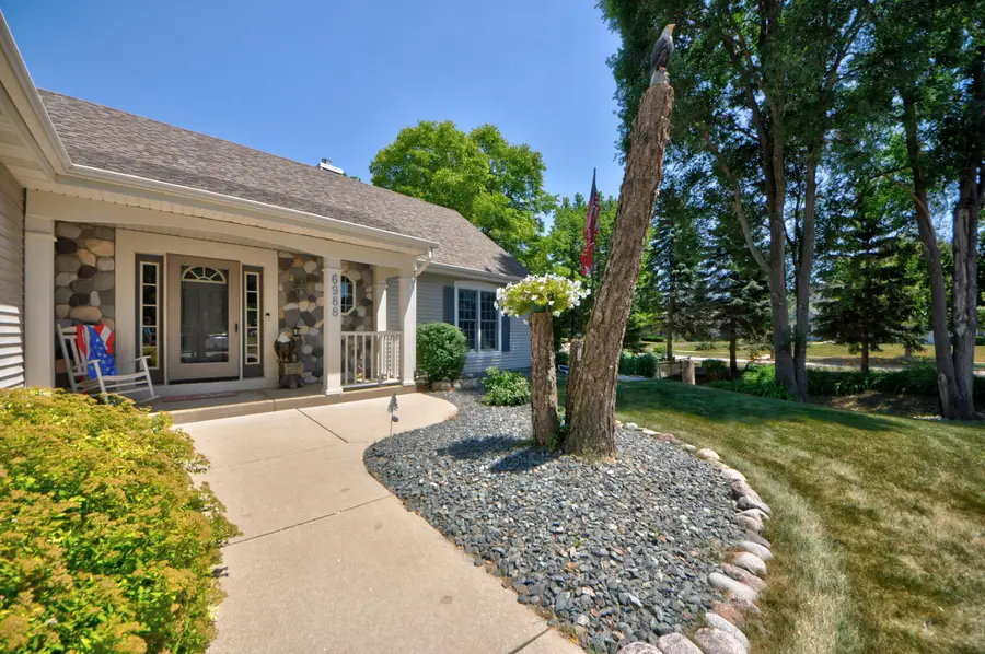 6988 W Southview Dr, Franklin, WI 53132 - #3