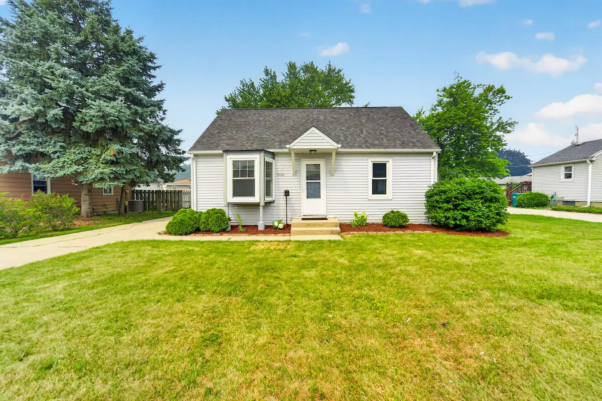 1406 Vine St, Union Grove, WI 53182 - #1