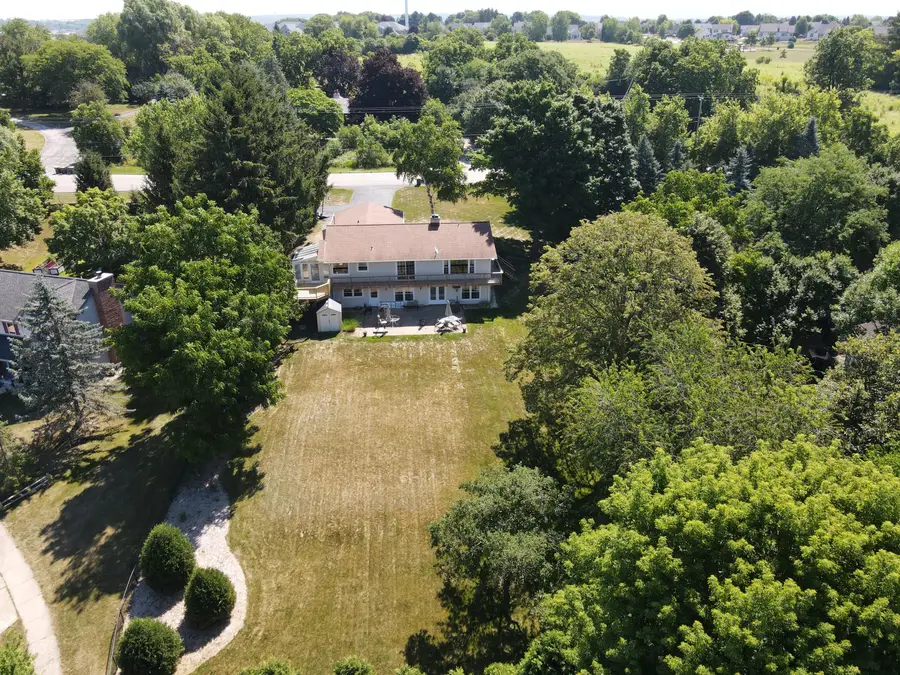 2204 Oakdale Dr, Waukesha, WI 53189 - #2