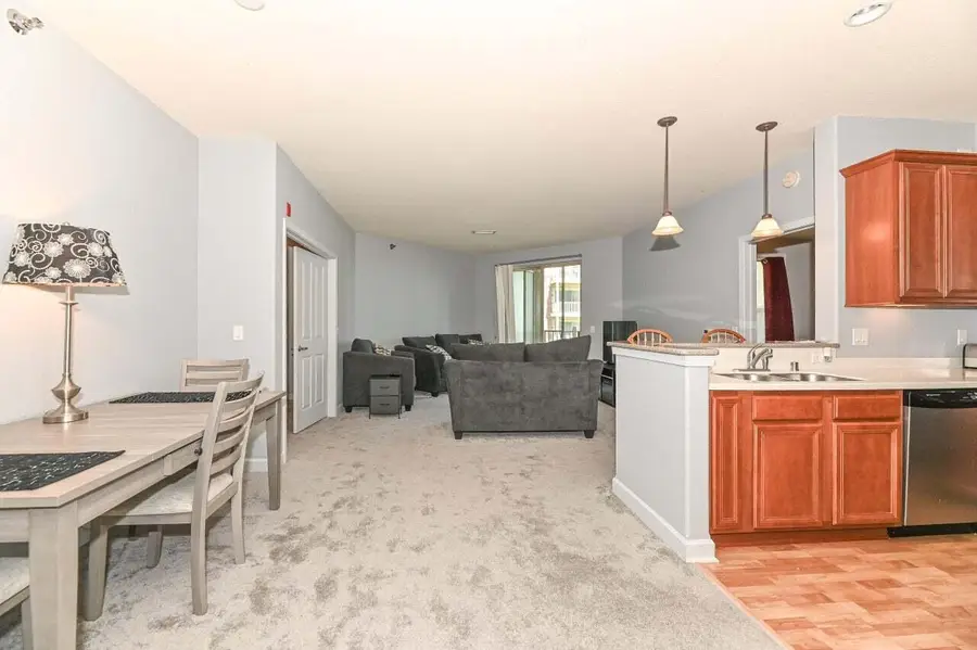 4130 S Lake Dr, Saint Francis, WI 53235 - #3
