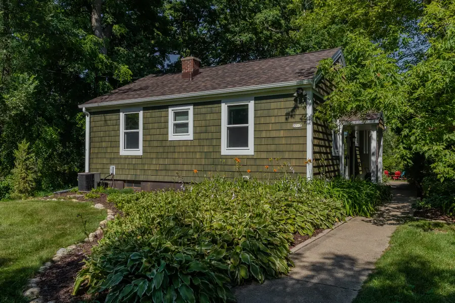 2712 Nagawicka Ave, Delafield, WI 53018 - #3
