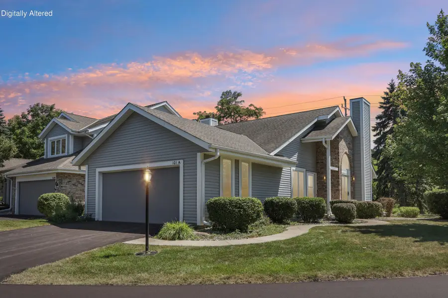 101 E Sutton Pl, Waukesha, WI 53188 - #3