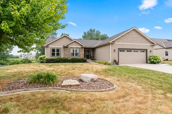 N8295 Pritchard Farm Rd, Ixonia, WI 53036