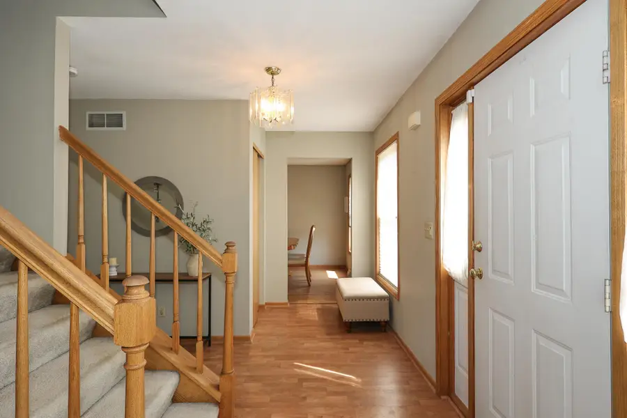 8795 S Lizanne Dr, Oak Creek, WI 53154 - #2