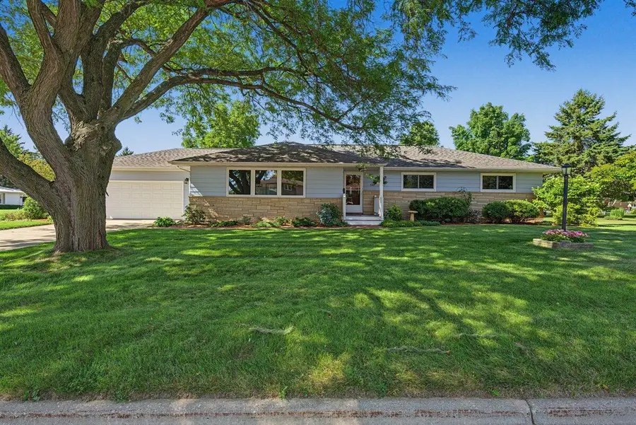 300 Sherry Ln, Viroqua, WI 54665 - #2