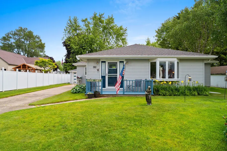 120 Vernon St, Algoma, WI 54201 - #2