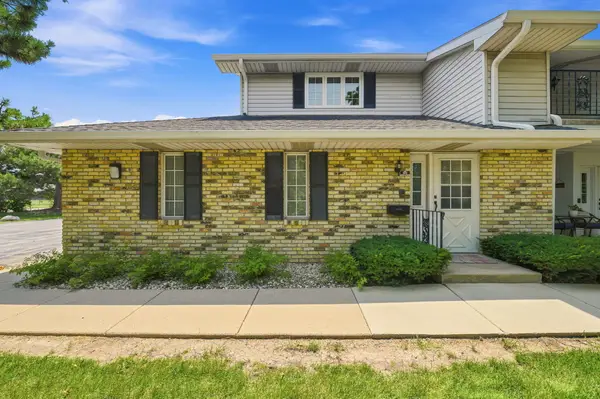 3018 86th St, Kenosha, WI 53142
