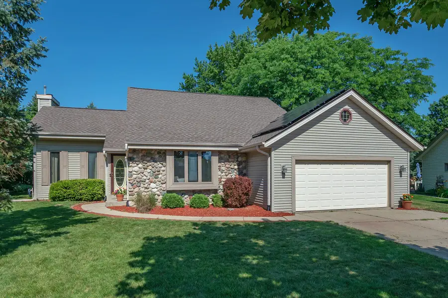 1716 Erin Ln, Waukesha, WI 53187 - #2