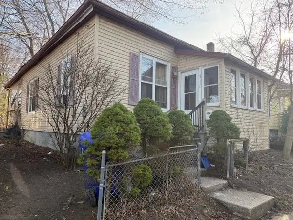 511 66th St, Kenosha, WI 53143