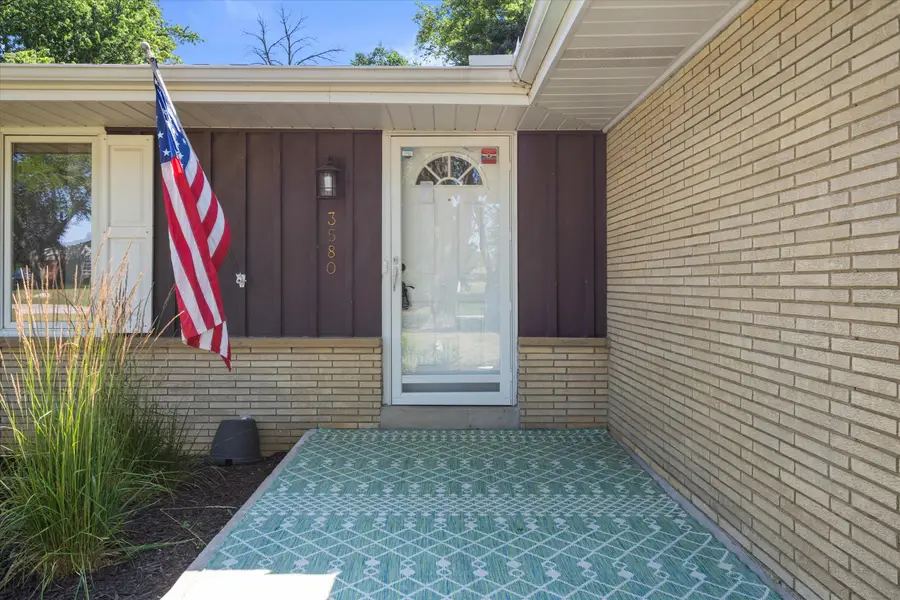3580 Hollywood Ln, Brookfield, WI 53045 - #3