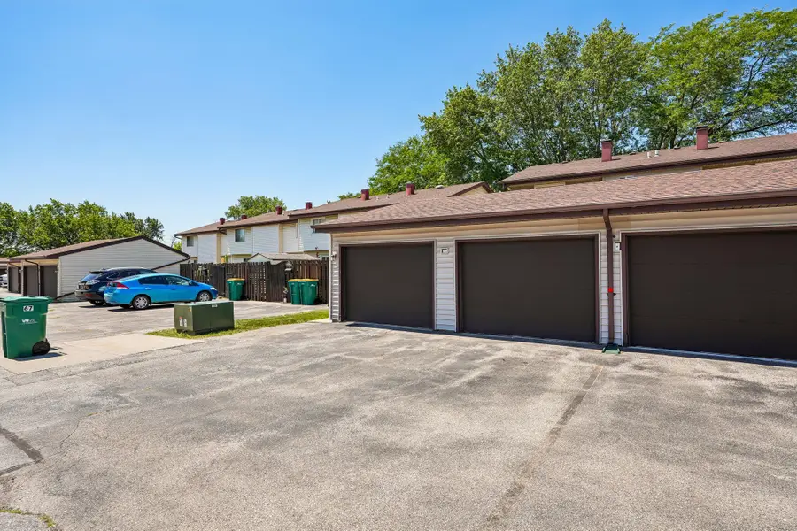 W163N11467 Windsor Ct, Germantown, WI 53022 - #2