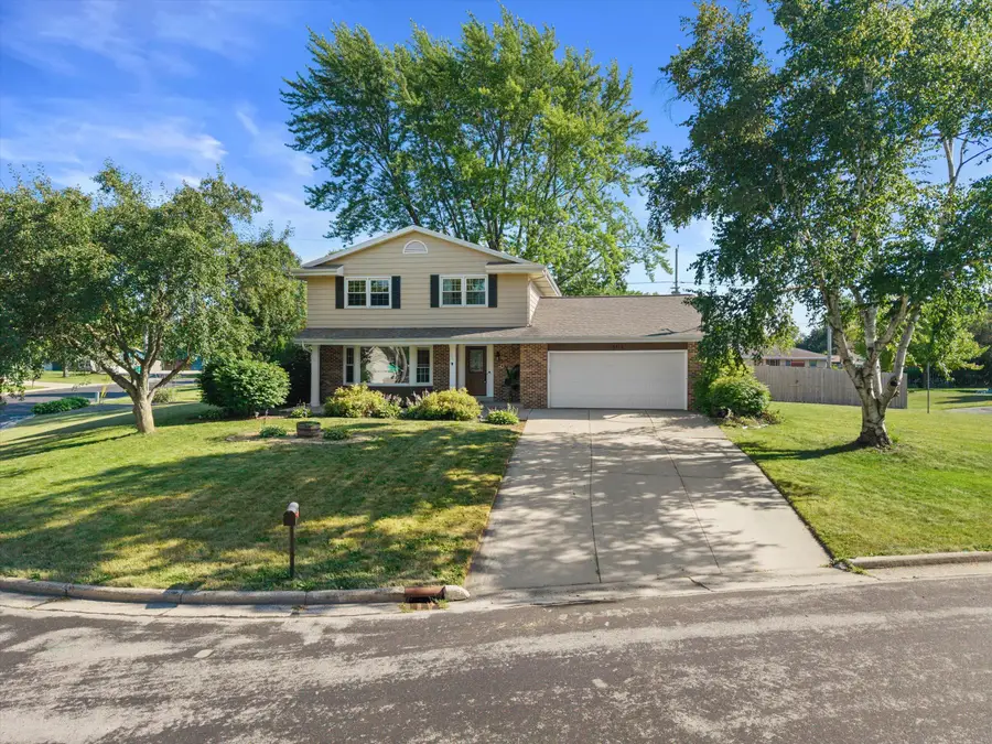 501 11th Ave, Union Grove, WI 53182 - #2