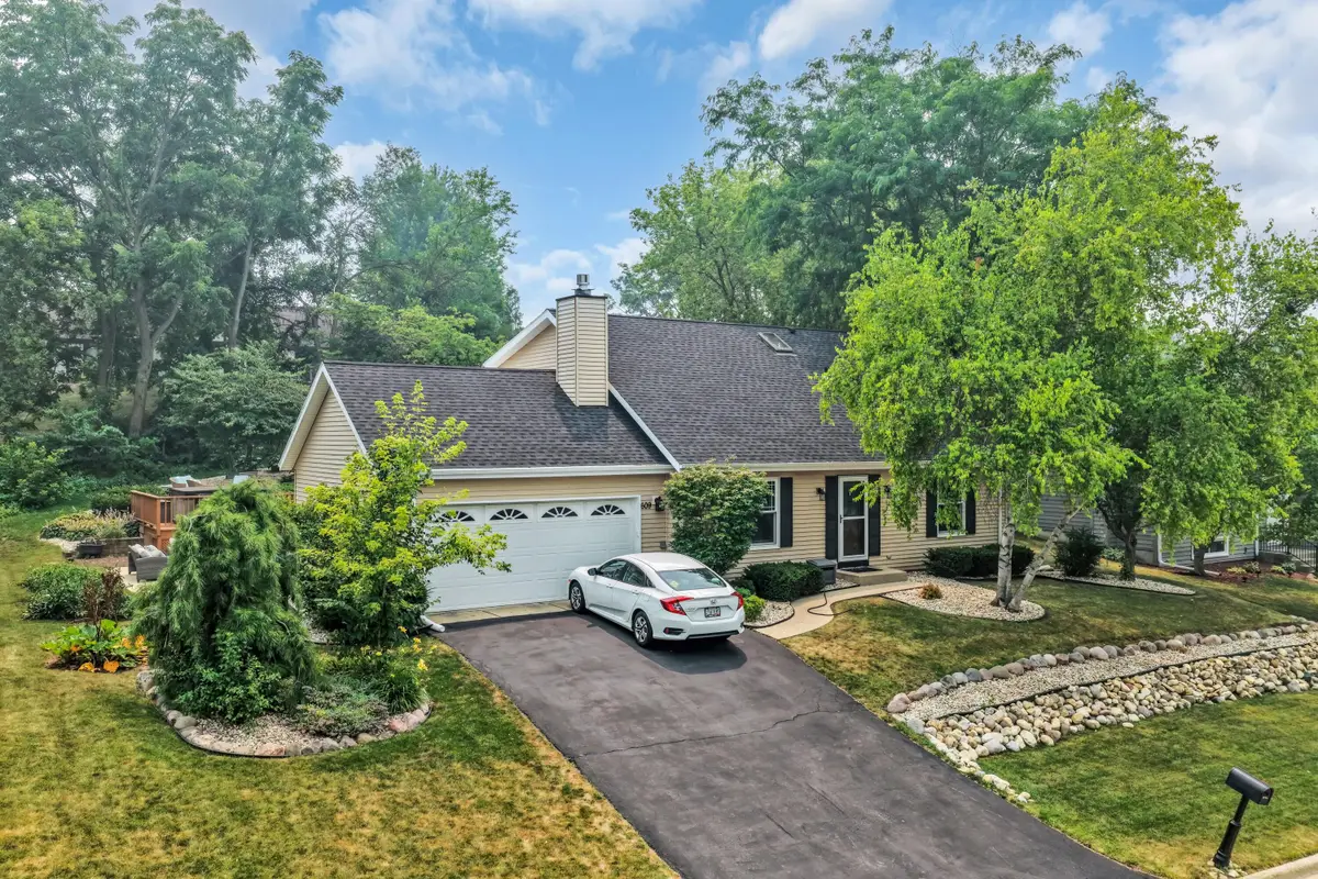 609 Lewis St, Burlington, WI 53105 - #1