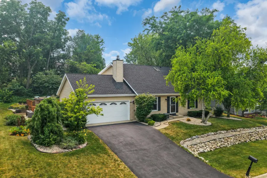 609 Lewis St, Burlington, WI 53105 - #2