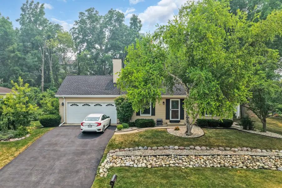 609 Lewis St, Burlington, WI 53105 - #3