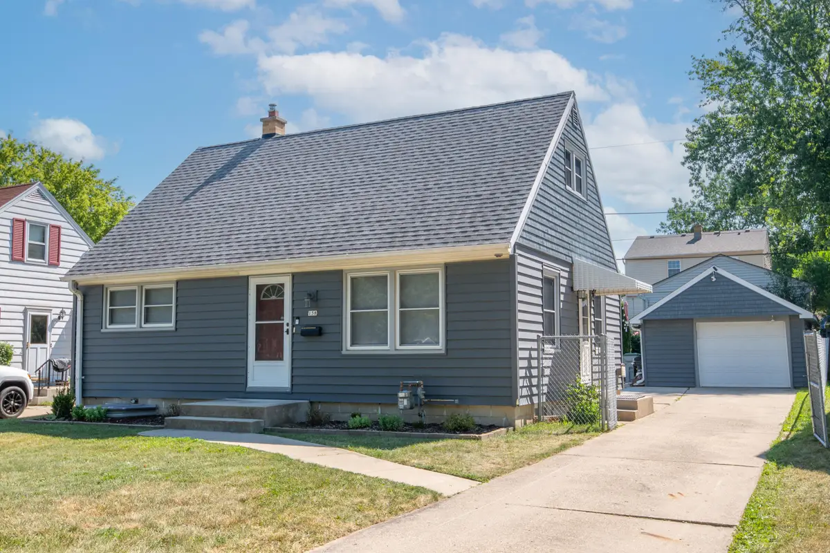 158 N 92nd St, Milwaukee, WI 53226 - #1