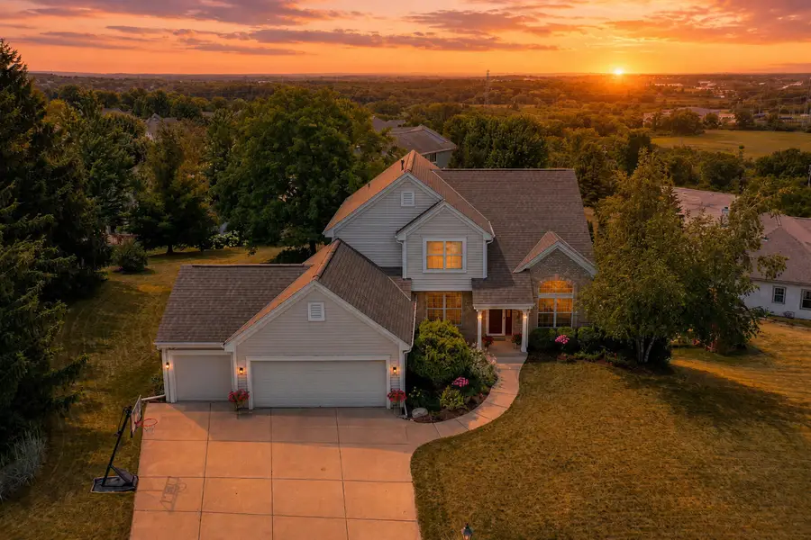 1621 Hunter Rd, Waukesha, WI 53189 - #3