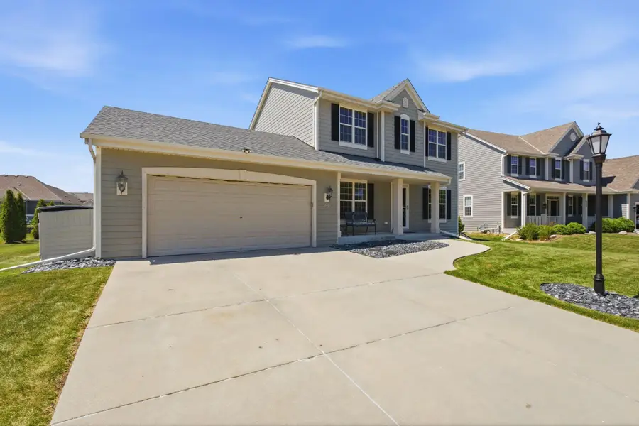 3830 Creekside Dr, Waukesha, WI 53189 - #2