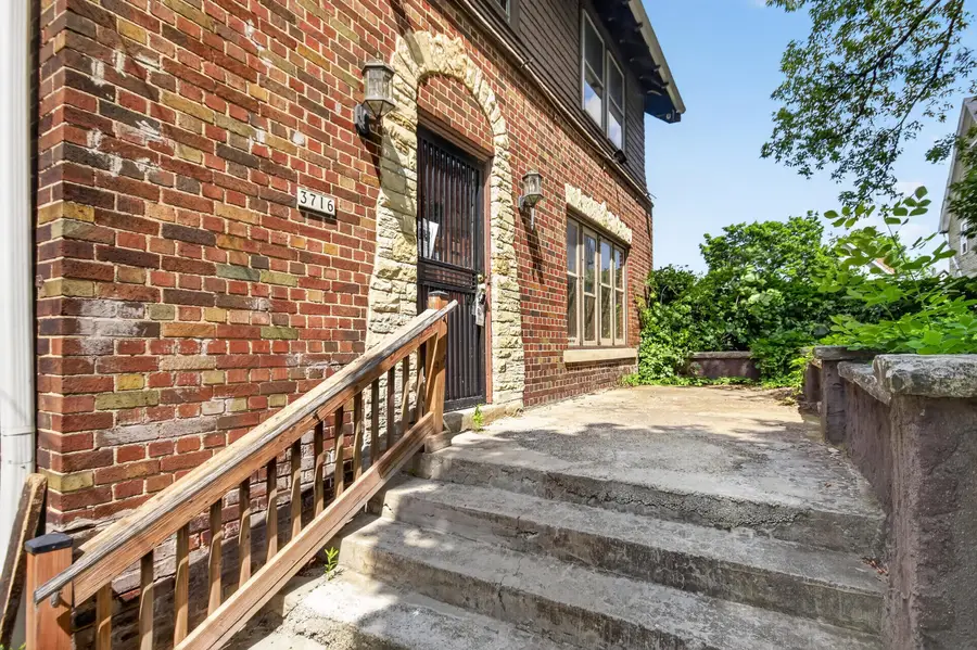 3716 W Sarnow St, Milwaukee, WI 53208 - #3