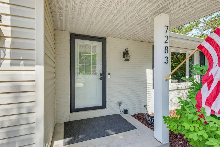 7283 S Countryside Dr, Franklin, WI 53132 - #2