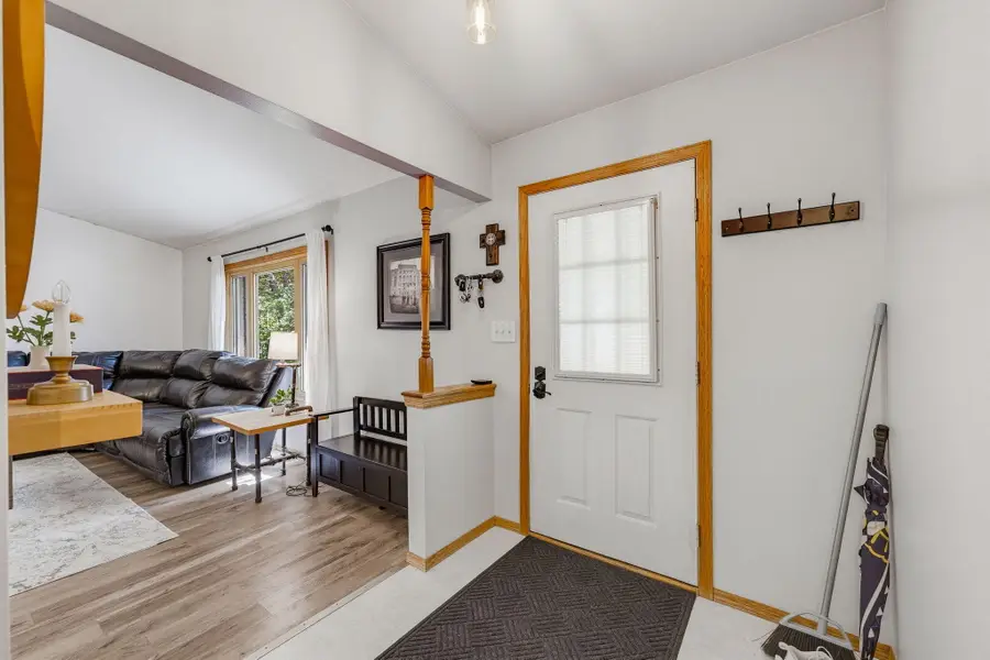 7283 S Countryside Dr, Franklin, WI 53132 - #3