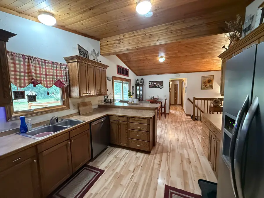 510 Laurel Dr, Francis Creek, WI 54214 - #3