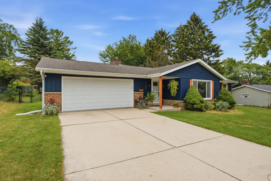 500 Summit Dr, Port Washington, WI 53074 - #2
