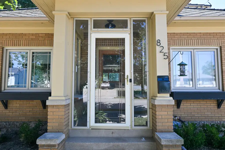 825 Buena Vista Ave, Waukesha, WI 53188 - #2