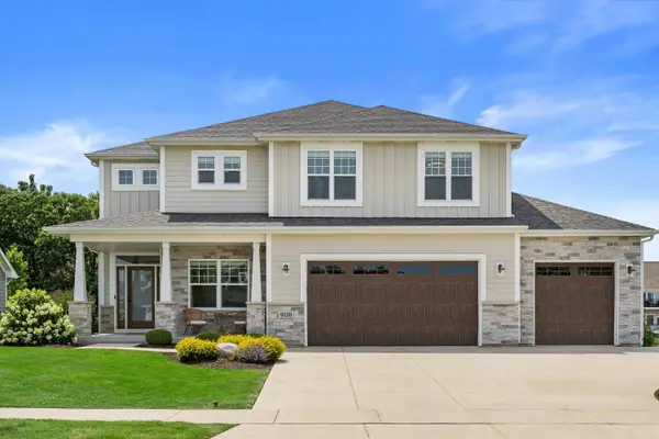 9110 Creekside Cir, Pleasant Prairie, WI 53158