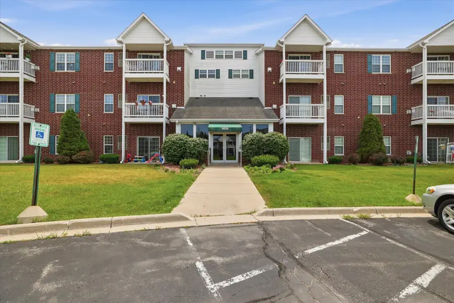 6020 S Buckhorn Ave, Cudahy, WI 53110 - #2
